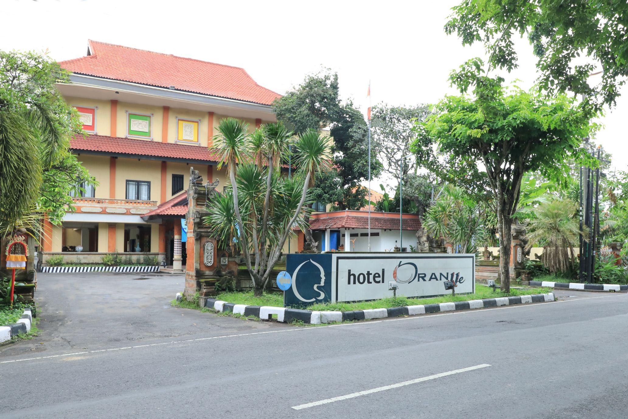 Hotel Oranjje Denpasar Exteriér fotografie