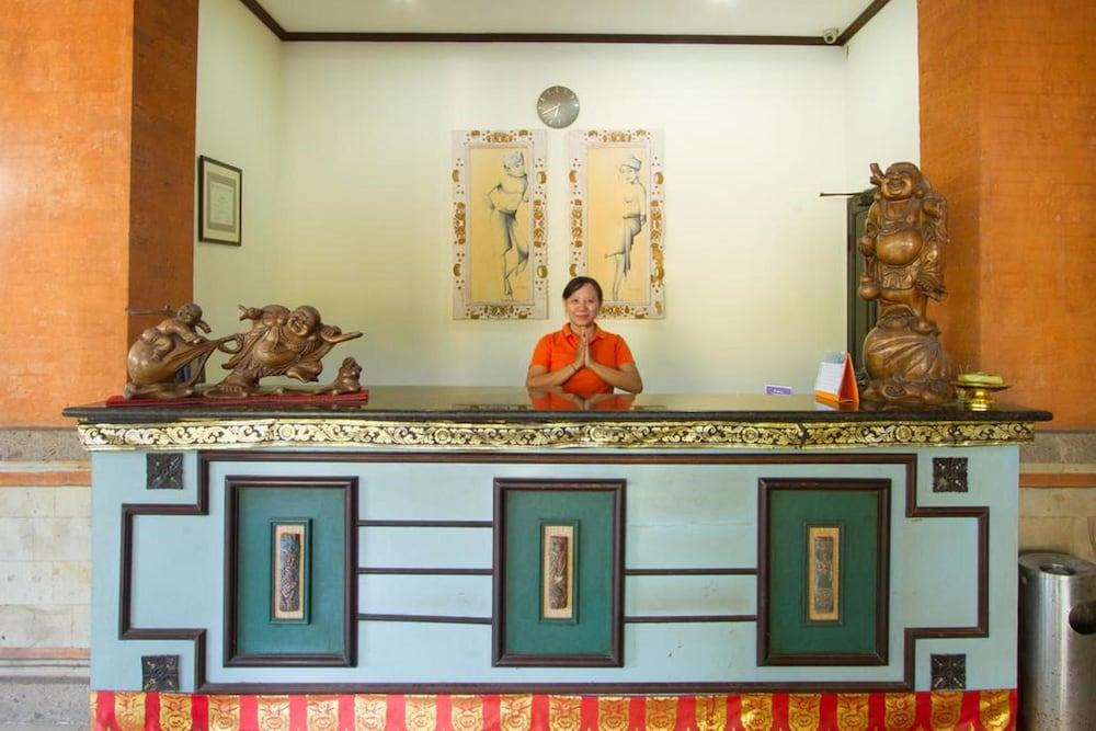 Hotel Oranjje Denpasar Exteriér fotografie
