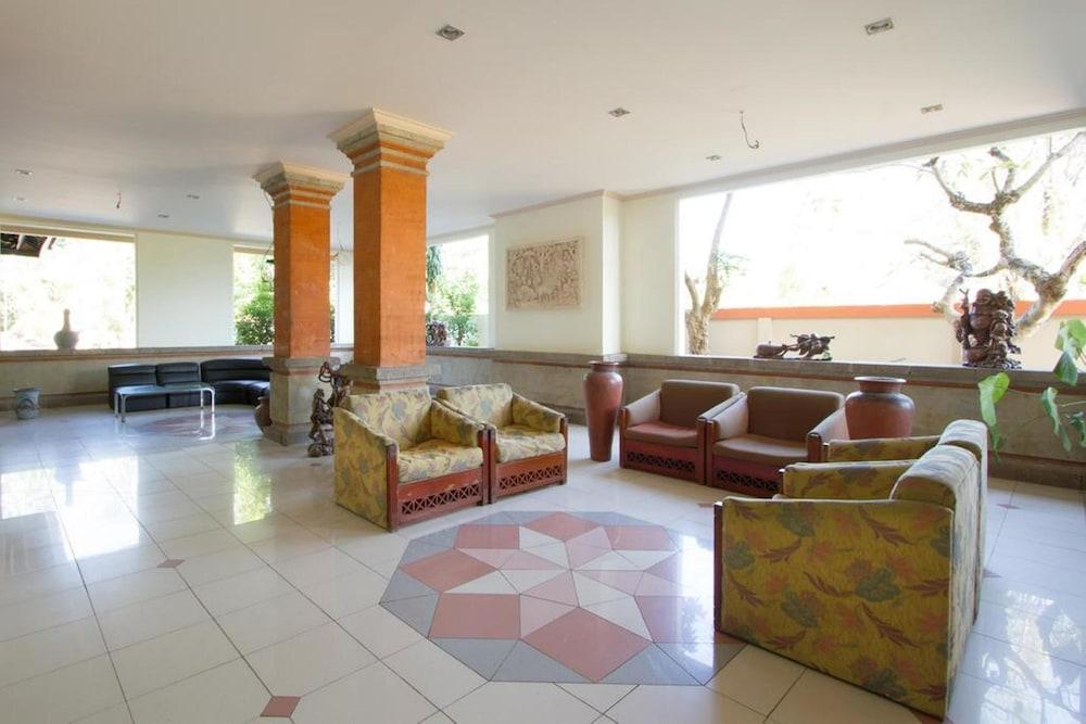 Hotel Oranjje Denpasar Exteriér fotografie
